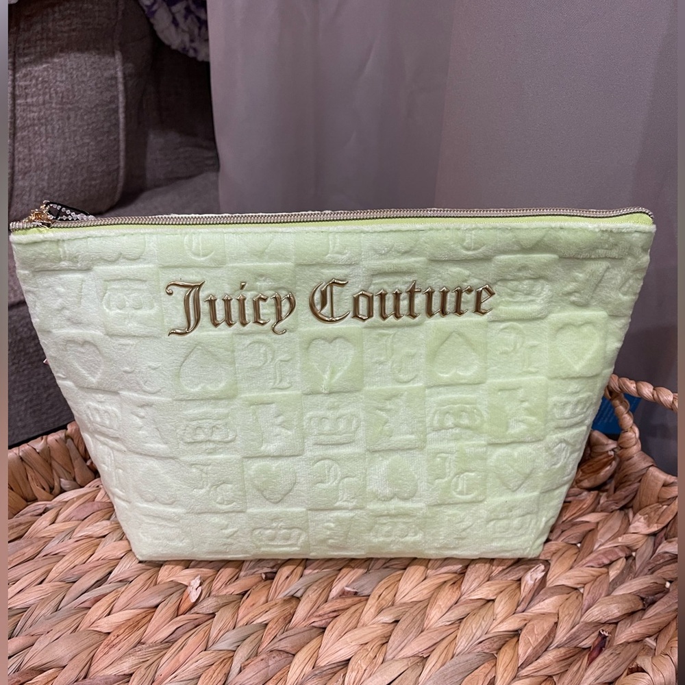 NWT! Juicy Couture Light Green Velour Quilted Women's Travel Makeup Bag